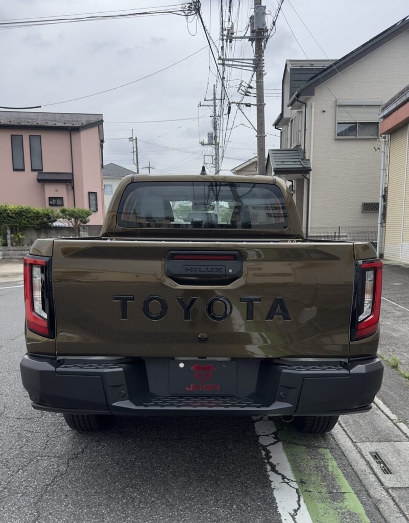 新型ハイラックス フルラッピング リア