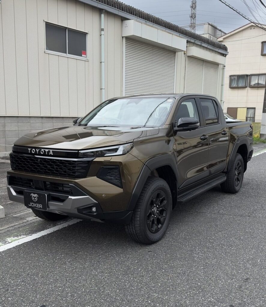 新型ハイラックス フルラッピング