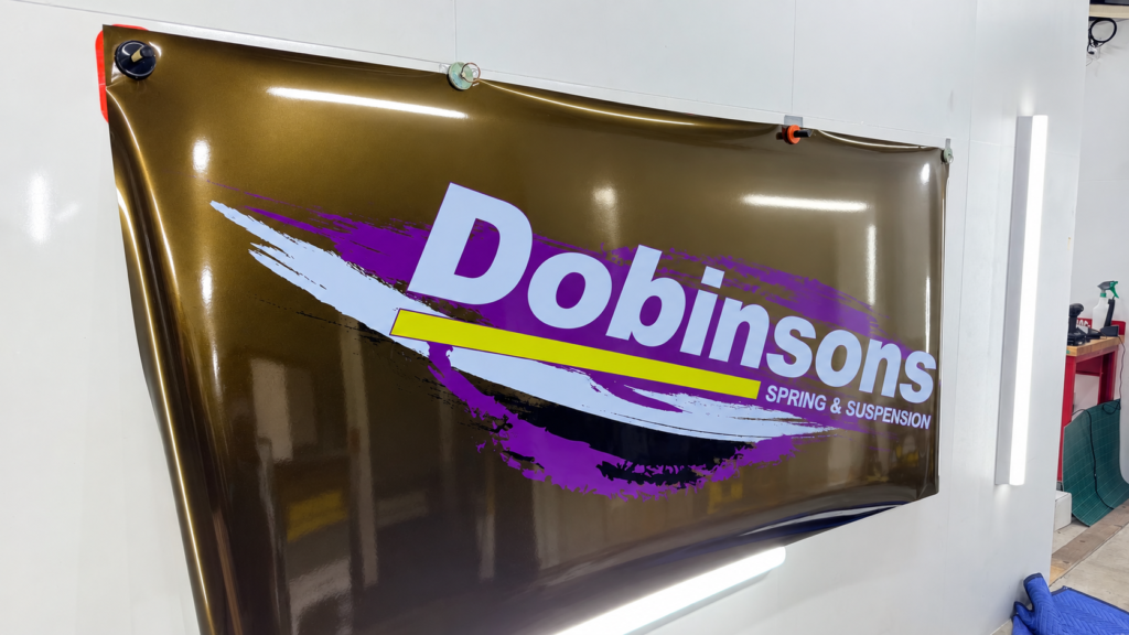 Dobinsonsのロゴグラフィック